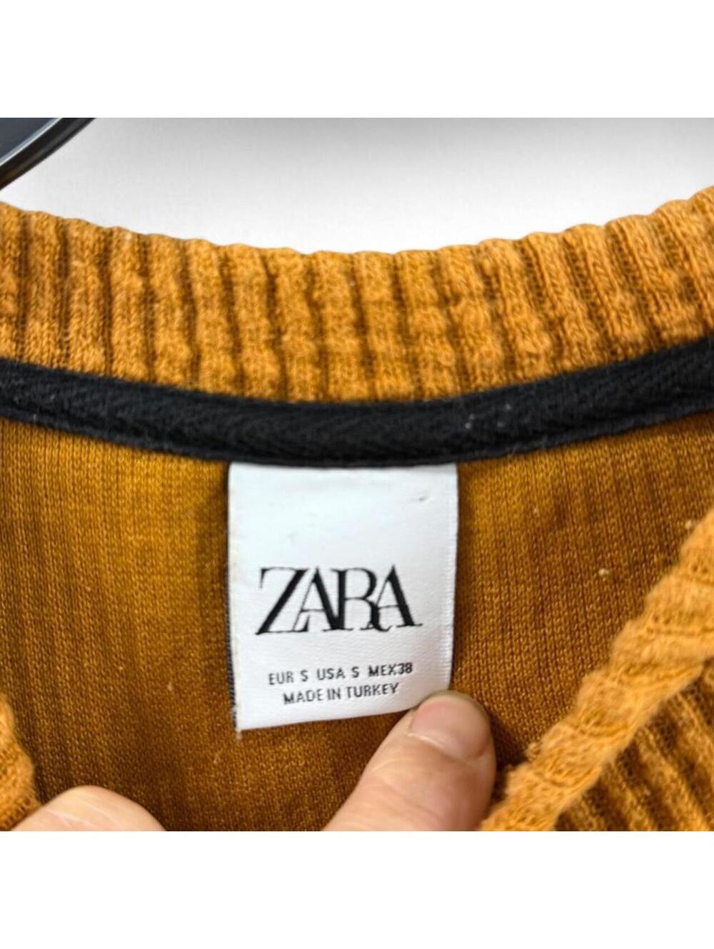 Zara Ribbed Knit Sweater - Picture 3 of 3